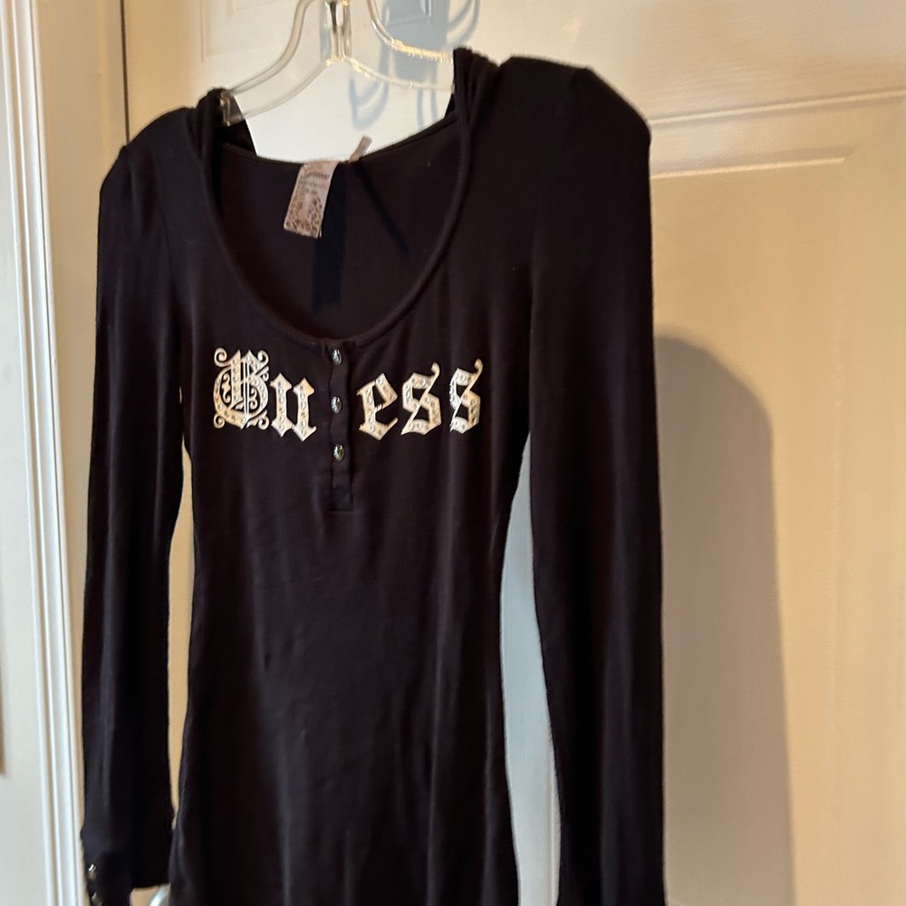 Guess size M shirt with hood 98%Rayon 2%spandex
